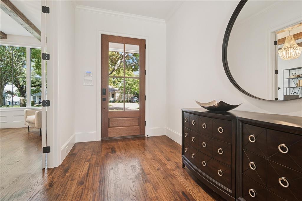 6234 Lakeshore Drive