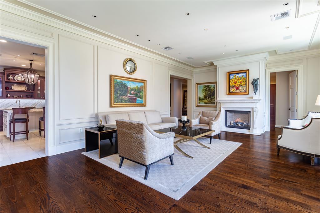 Ritz-Carlton Residences 1 - Residential