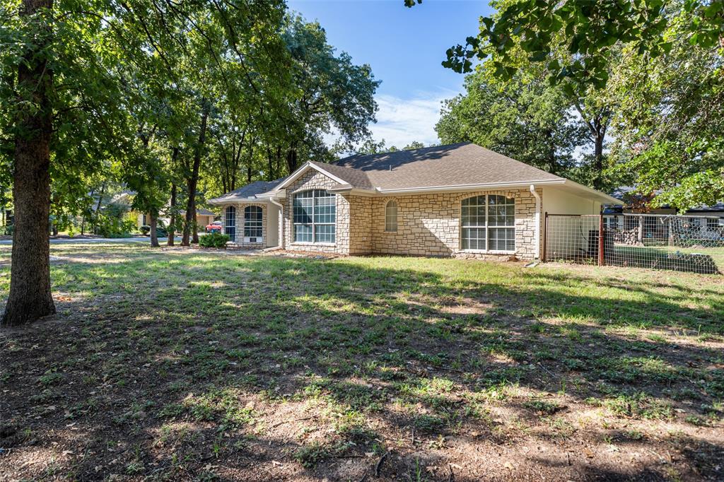 6912 Stewarts Oaks Court