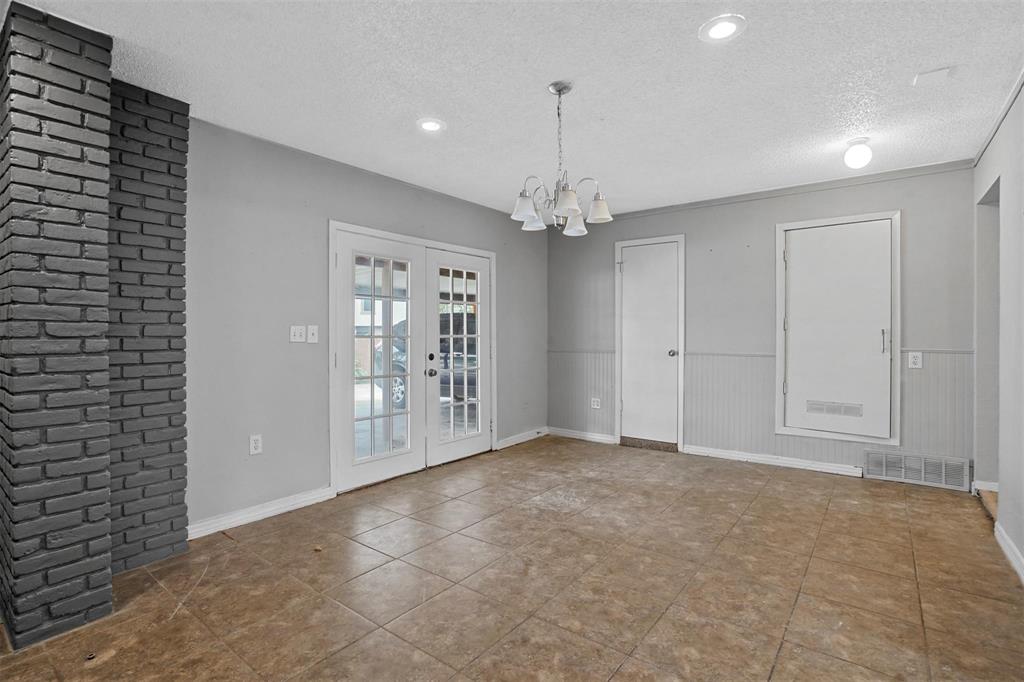 SAINT CLAIRE WOODS TOWNHOUSES - Residential Lease