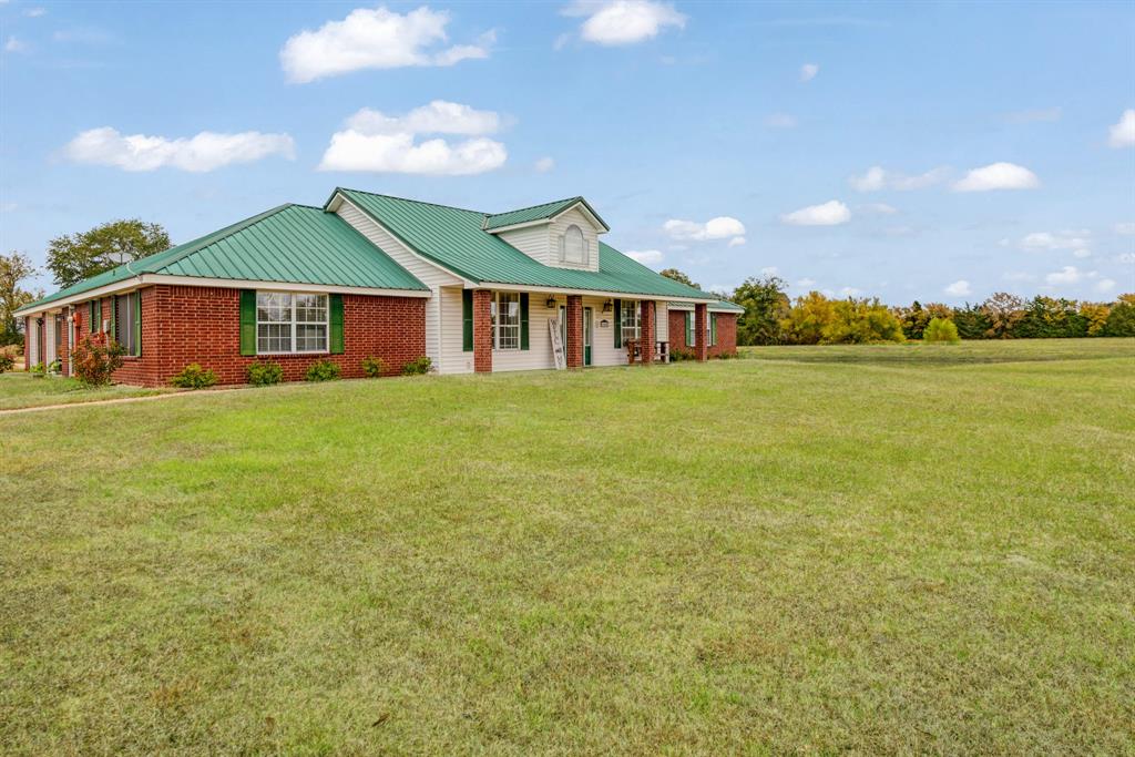1005 E HWY 82