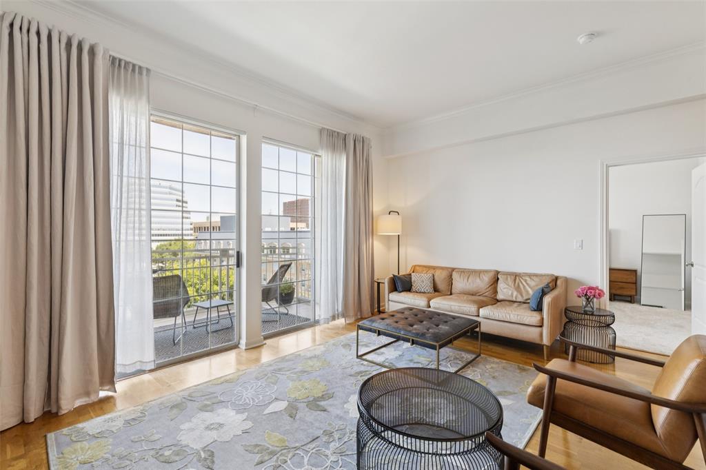 Renaissance Turtle Crk Condos - Residential