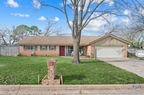 2125 Shady Brook Drive Bedford TX 76021