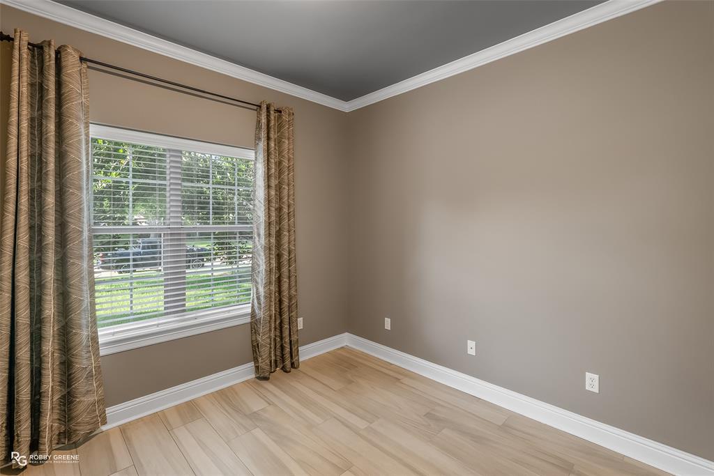 Bossier City, Louisiana 71111, United States, 3 Bedrooms Bedrooms, ,2 BathroomsBathrooms,Residential,Contingent,185107