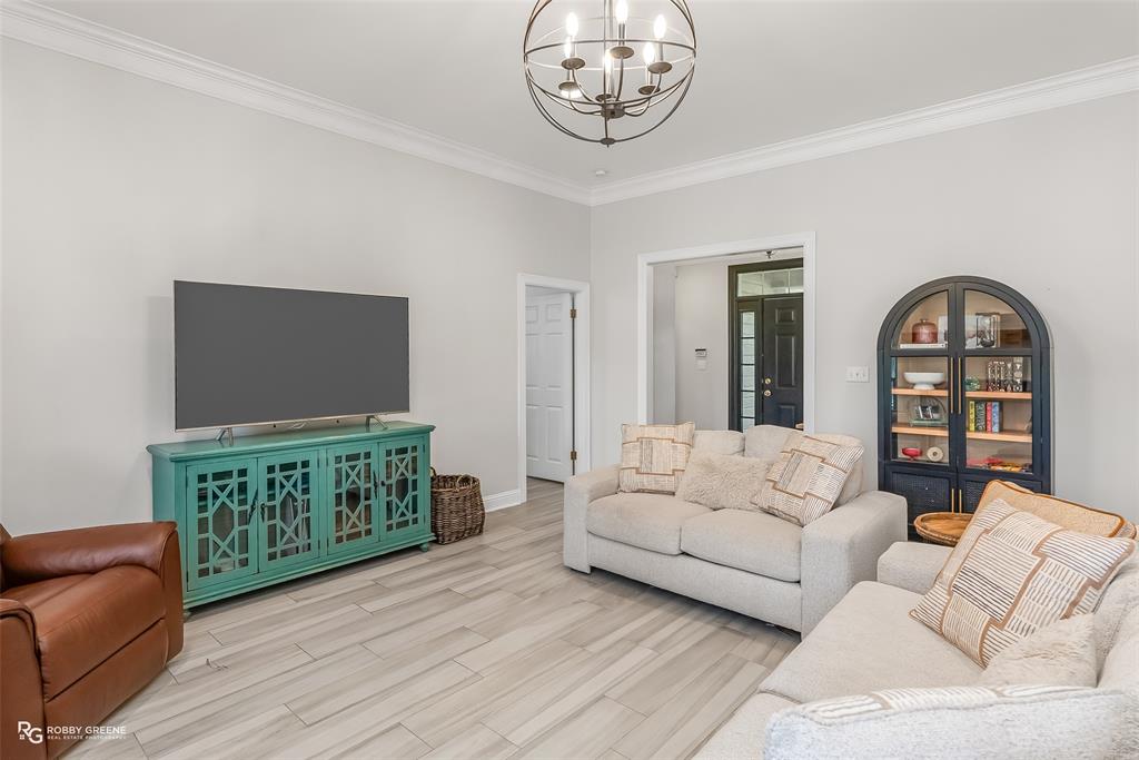 Bossier City, Louisiana 71111, United States, 3 Bedrooms Bedrooms, ,2 BathroomsBathrooms,Residential,Contingent,185107