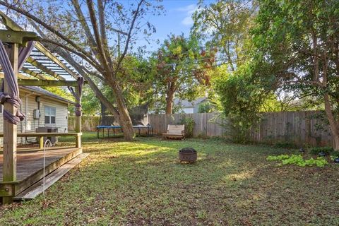 Tiny photo for 3600 Parkwood Street, Waco, TX 76710 (MLS # 21091492)