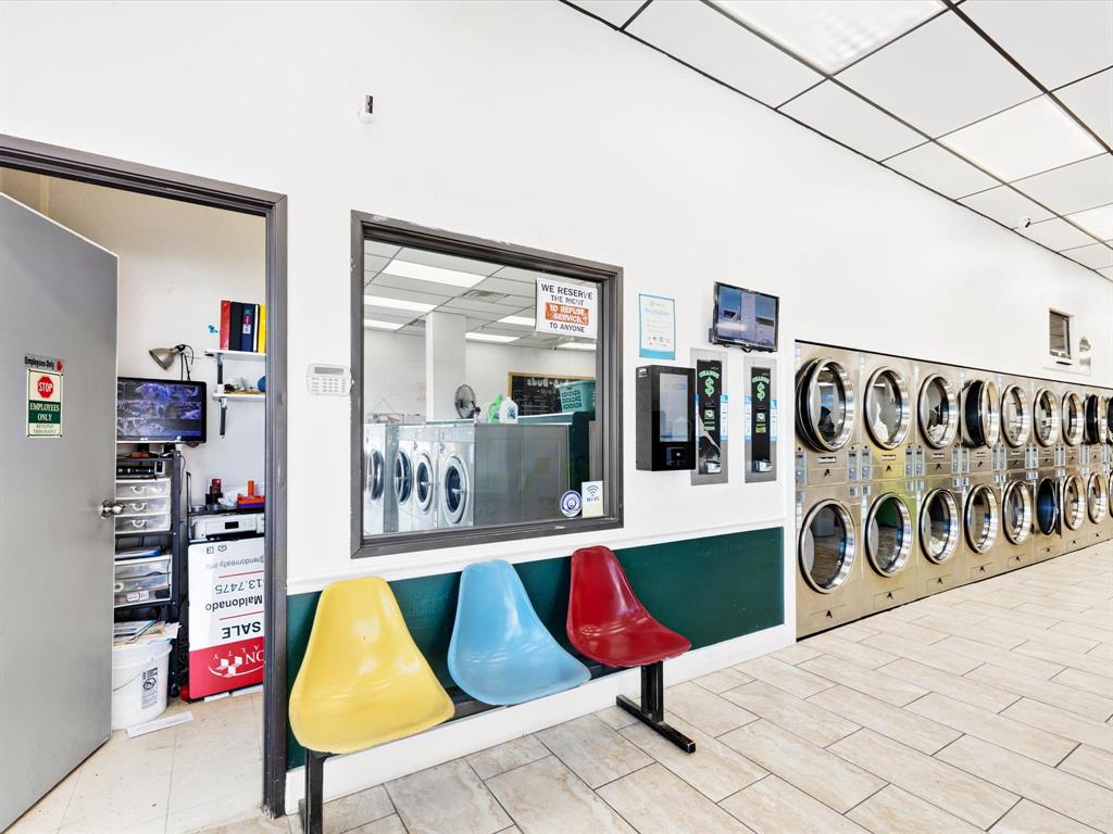 Certerville Terrece - Commercial Sale