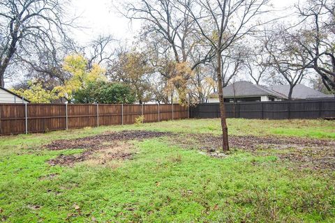 A home in Farmersville