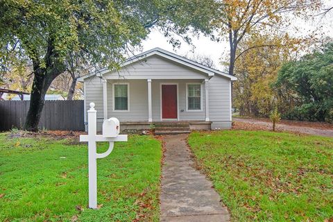 A home in Farmersville