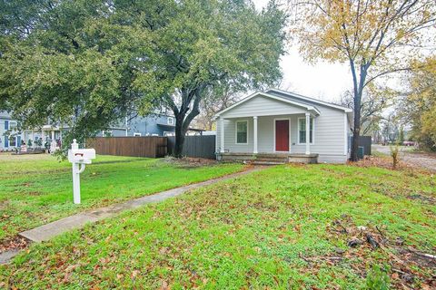 A home in Farmersville