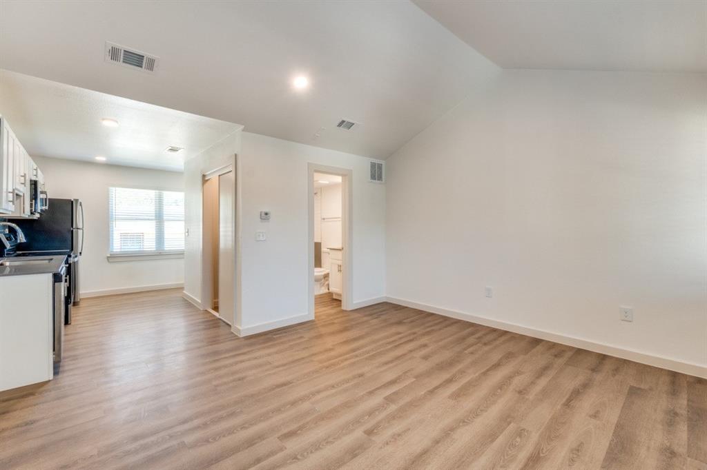 Lake Cliff Place Add - Residential Lease