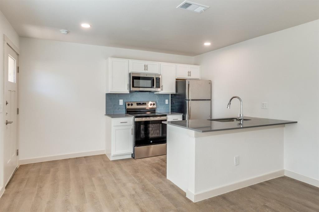 Lake Cliff Place Add - Residential Lease