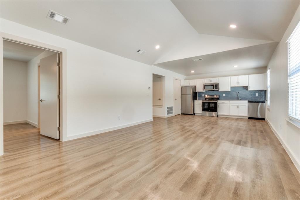 Lake Cliff Place Add - Residential Lease