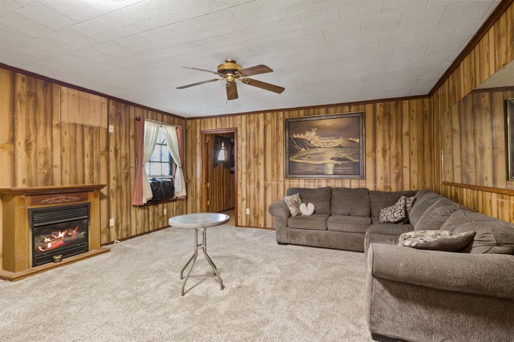 71 Private Road 52436