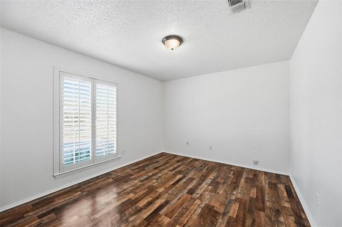 Tiny photo for 6320 Lunar Drive, Edgecliff Village, TX 76134 (MLS # 21101216)