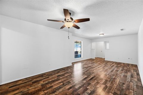 Tiny photo for 6320 Lunar Drive, Edgecliff Village, TX 76134 (MLS # 21101216)