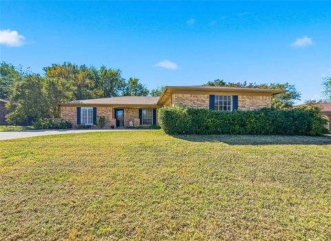 Tiny photo for 6320 Lunar Drive, Edgecliff Village, TX 76134 (MLS # 21101216)