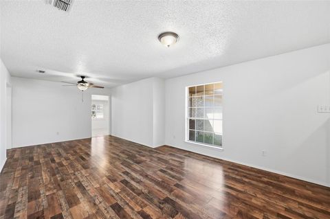 Tiny photo for 6320 Lunar Drive, Edgecliff Village, TX 76134 (MLS # 21101216)