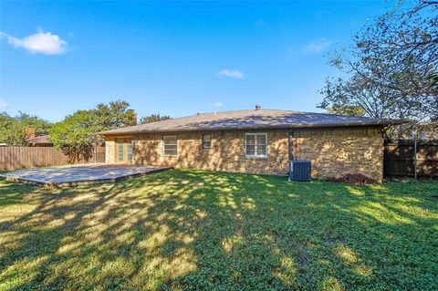 Tiny photo for 6320 Lunar Drive, Edgecliff Village, TX 76134 (MLS # 21101216)