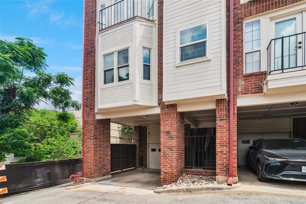 Woodshire Court Condos - Residential