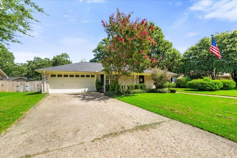 Tiny photo for 800 Oxford ST, Corsicana, TX 75110 (MLS # 21341581)