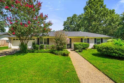 Tiny photo for 800 Oxford ST, Corsicana, TX 75110 (MLS # 21341581)