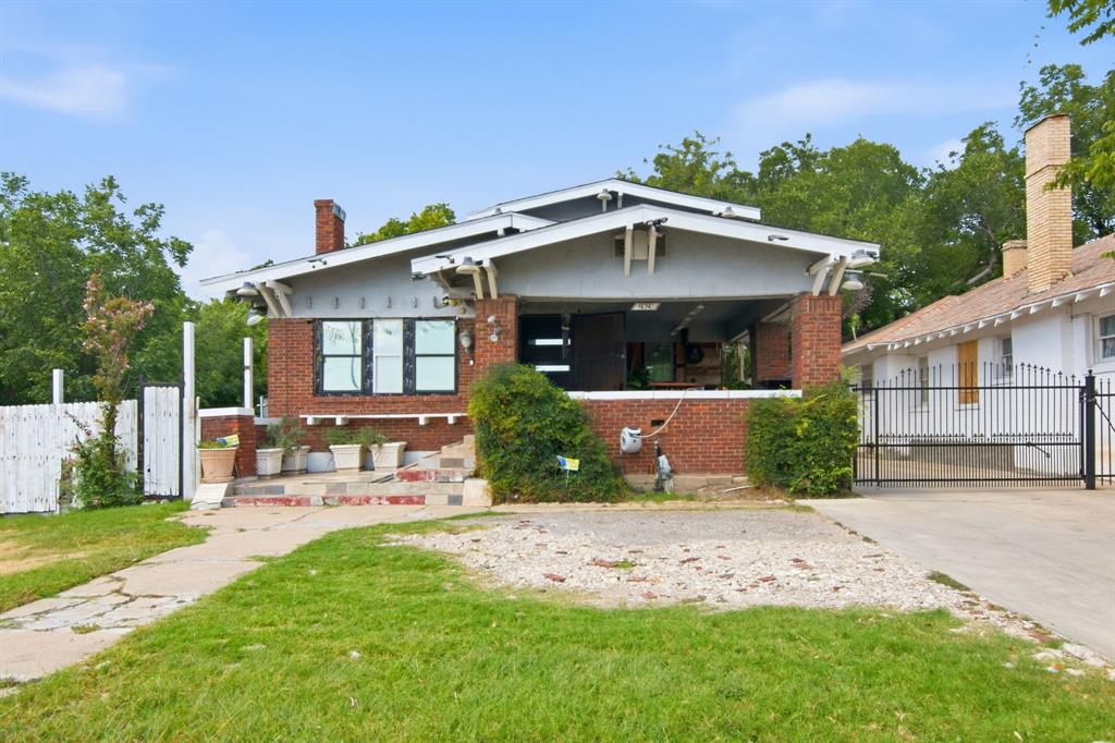 2929 E Lancaster Avenue