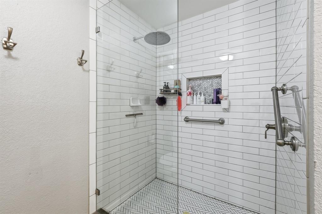 Shadowood Trail Condo - Residential