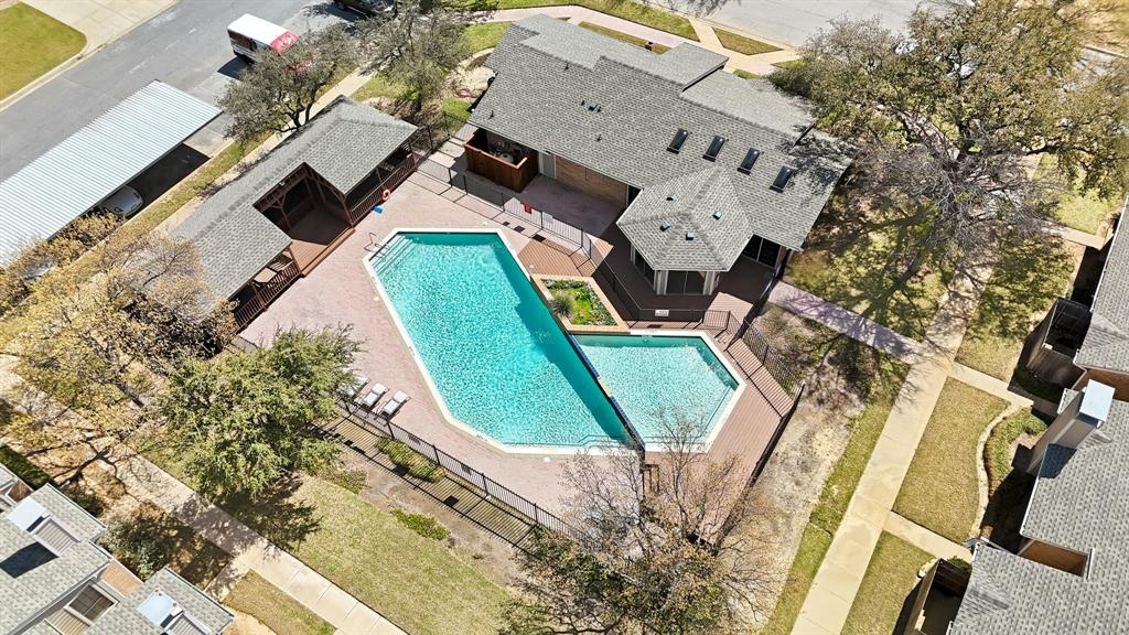 Shadowood Trail Condo - Residential