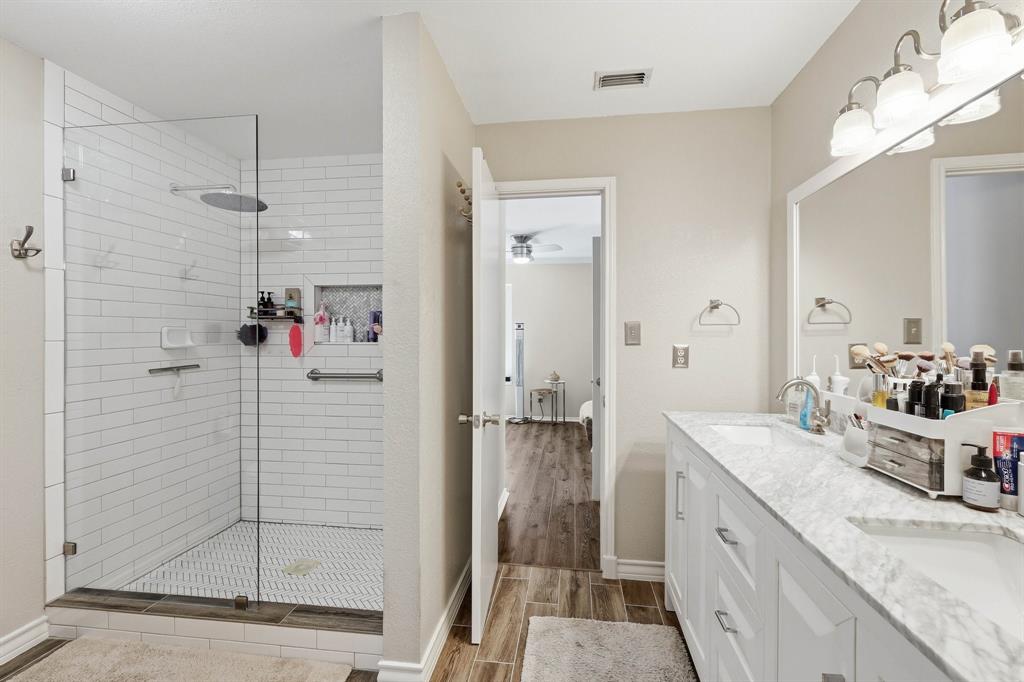 Shadowood Trail Condo - Residential