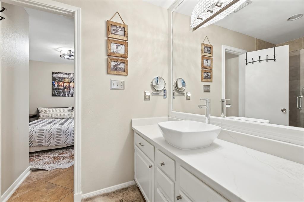 Shadowood Trail Condo - Residential