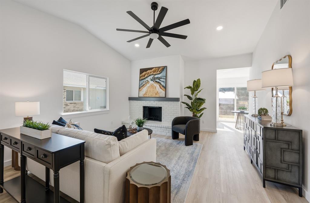 916 Harvest Glen Drive