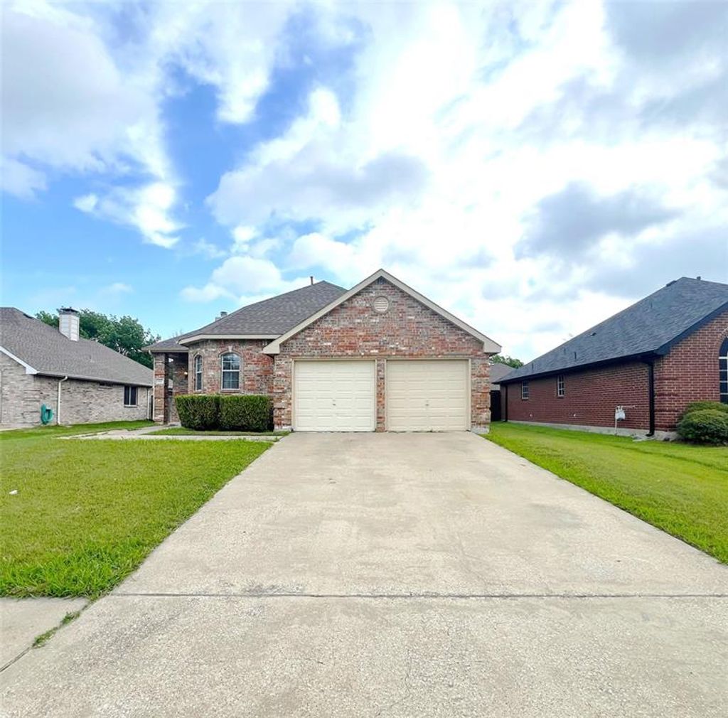 Photo of 112 Walnut Lane, Rockwall, TX 75032 (MLS # 21182353)