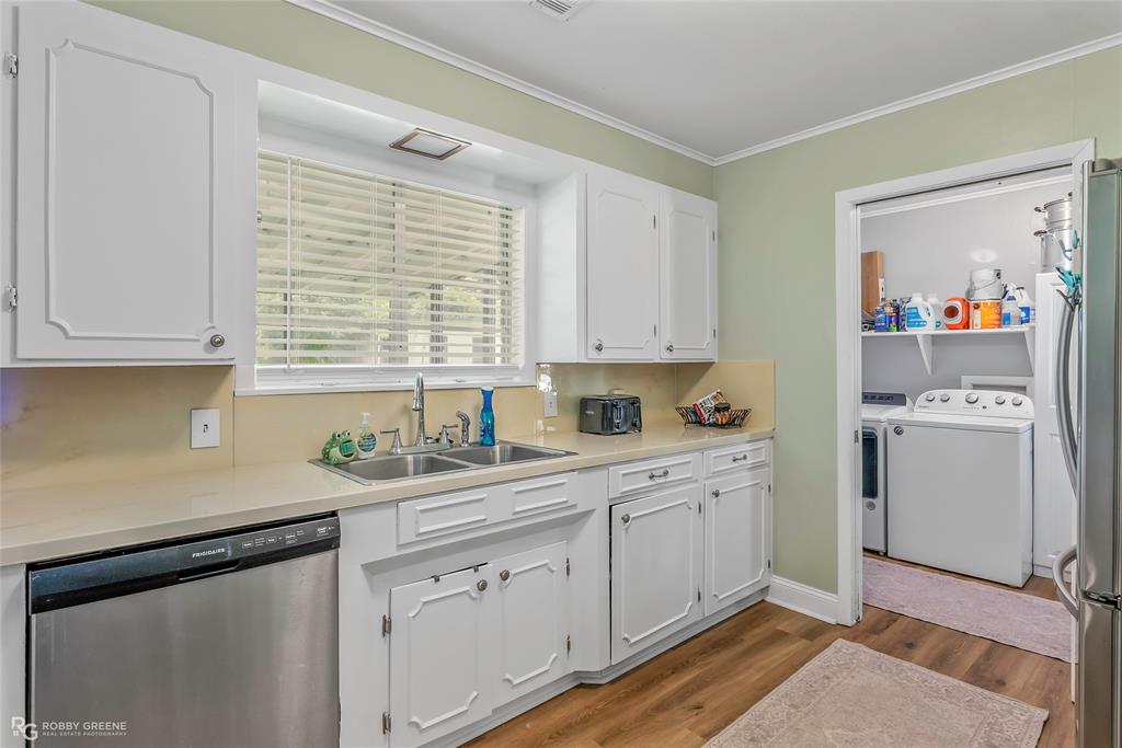 Bossier City, Louisiana 71112, United States, 4 Bedrooms Bedrooms, ,2 BathroomsBathrooms,Residential,Pending,159145