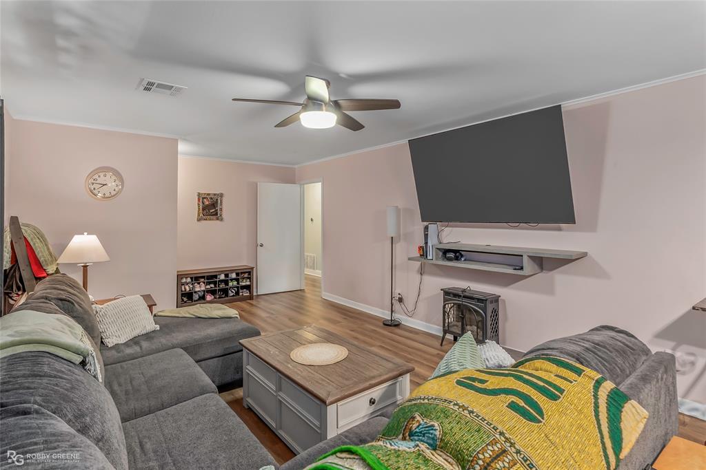 Bossier City, Louisiana 71112, United States, 4 Bedrooms Bedrooms, ,2 BathroomsBathrooms,Residential,Pending,159145