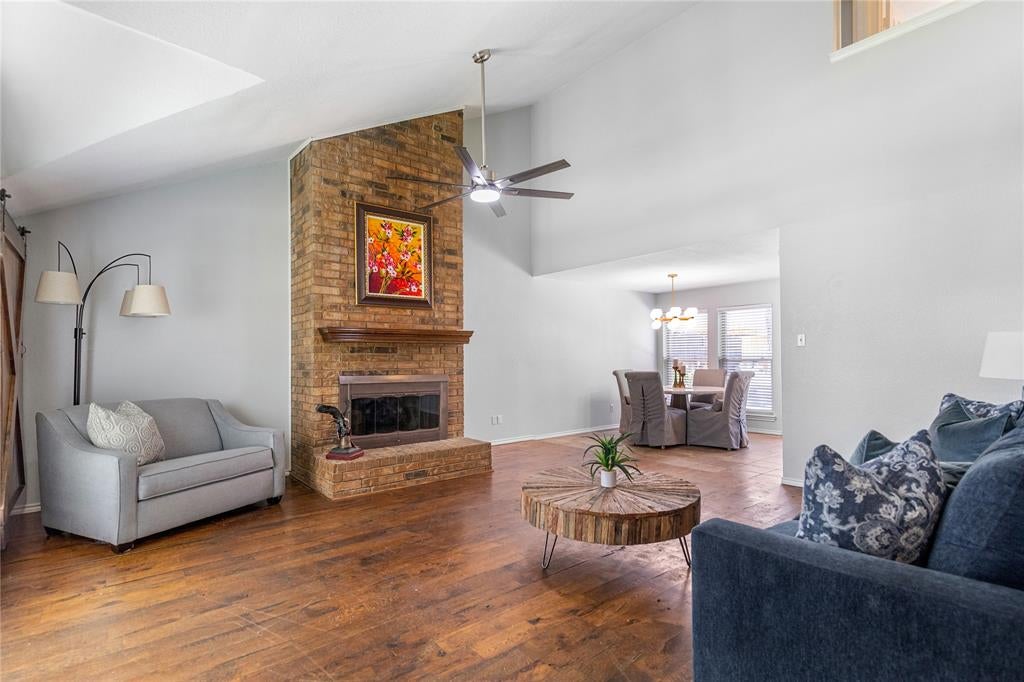 2700 Valleywood Drive