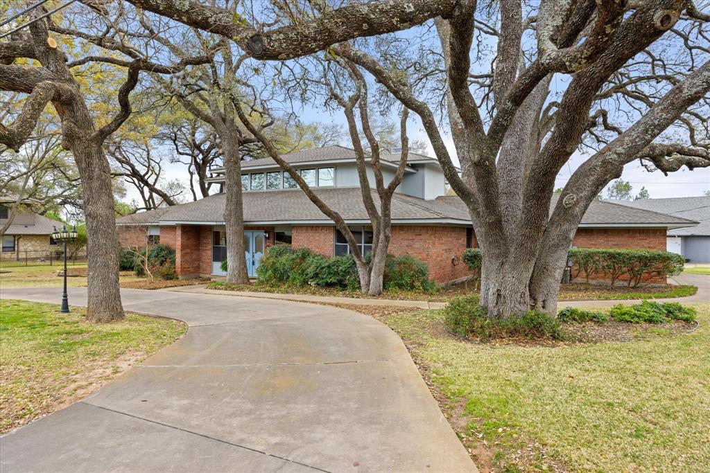 5116 Fairway Circle