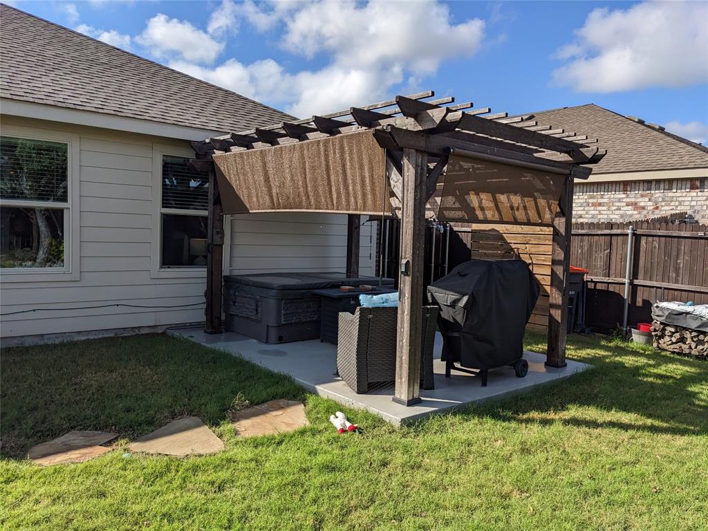 avery pointe - Residential