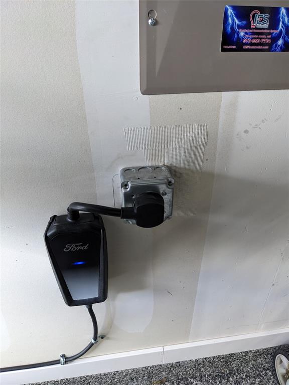 avery pointe - Residential