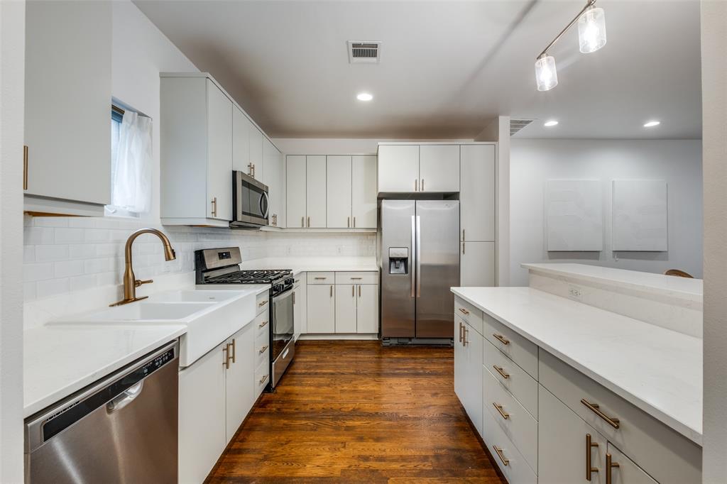 Cambrick Square North Condos - Residential