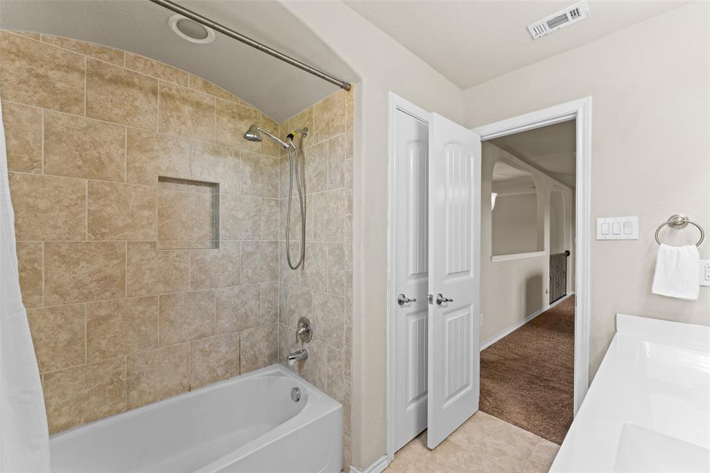 Kingston Mdws Ph 4 - Residential