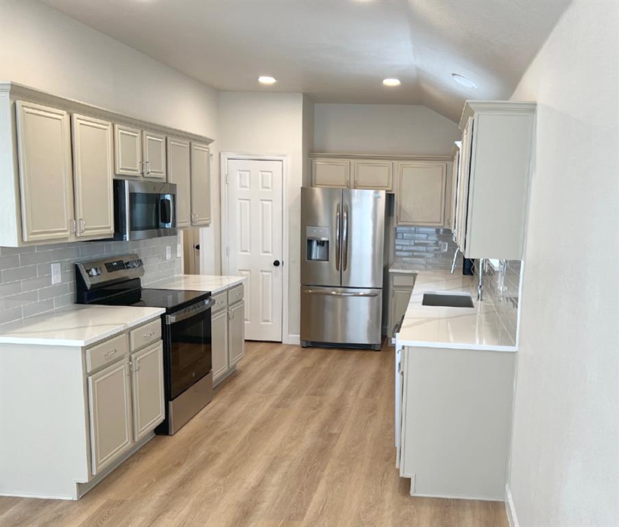 Mcdonnell Highlands Ph 2 - Residential Lease