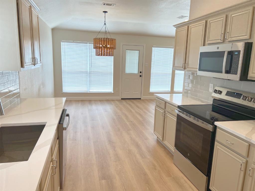 Mcdonnell Highlands Ph 2 - Residential Lease