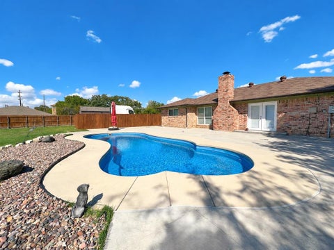 Photo of 3505 Dunes Street, Denton, TX 76209 (MLS # 21423720)