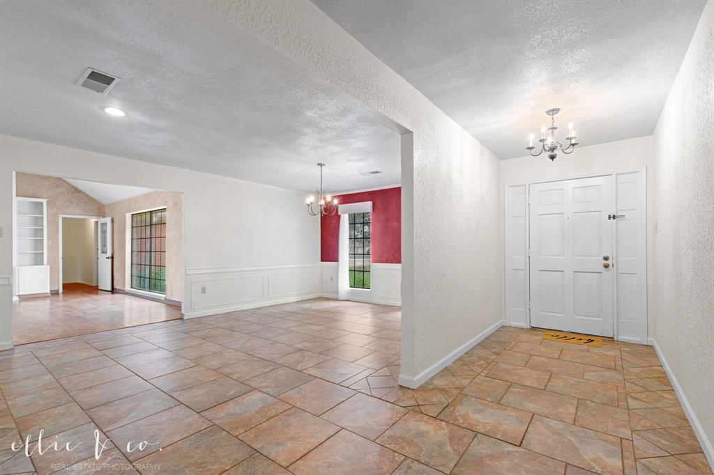 1263 Chariot Cir