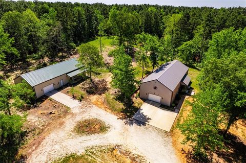 Photo of 458 Cherokee Cove . Drive, Jacksonville, TX 75766 (MLS # 21243222)