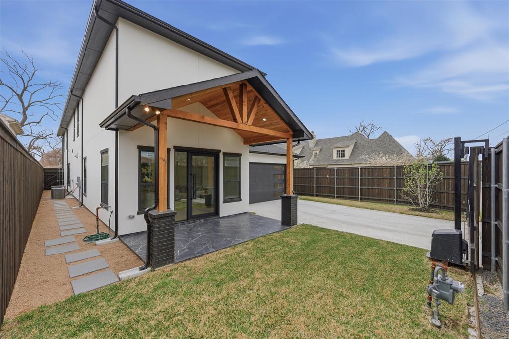 Lovers Lane Heights - Residential