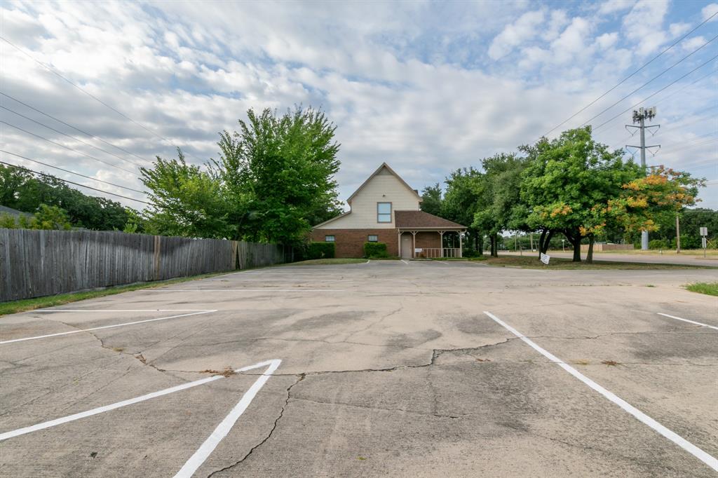 Shady Oaks Gardens Sub - Commercial Lease