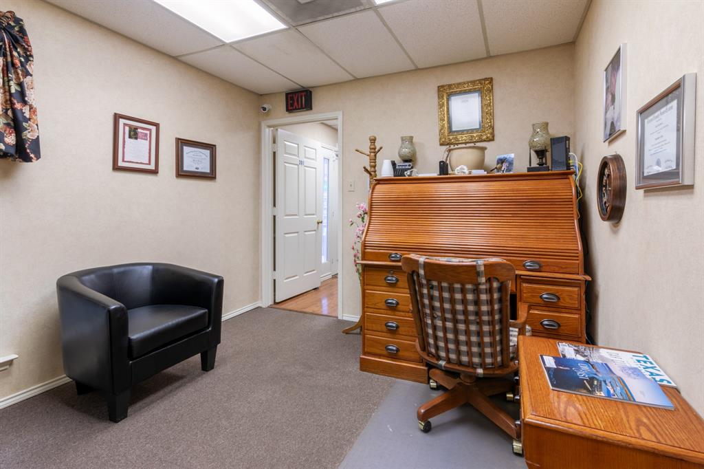 Shady Oaks Gardens Sub - Commercial Lease