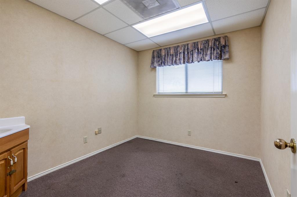 Shady Oaks Gardens Sub - Commercial Lease